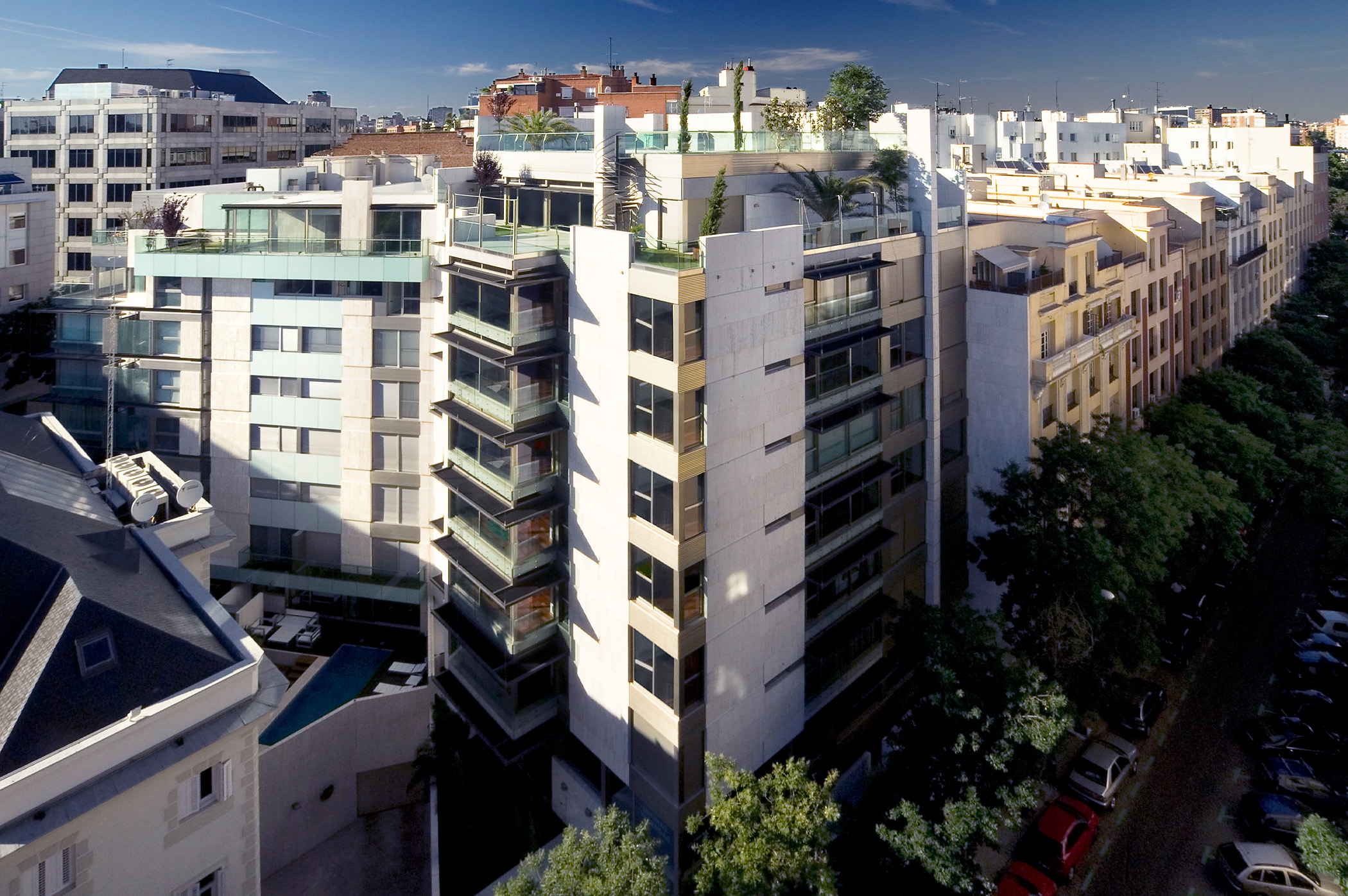 Edificio residencial en López de Hoyos 3 • Inmobiliaria Tiuna